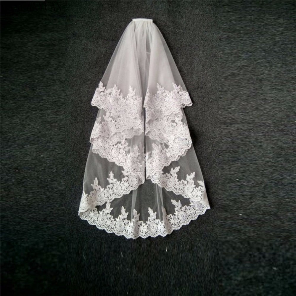 In Store Lace trim veil with comb